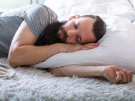 ঘুমালেই যে দেশে ইনসেন্টিভ দেয় অফিস