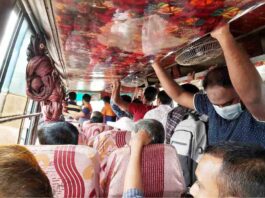 মিরসরাইয়ের গণপরিবহন : দ্বিগুণ ভাড়ায়ও মিলছে না ন্যূনতম স্বাস্থ্যবিধি