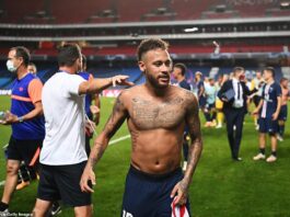 জার্সি বদল করে বিপাকে নেইমার