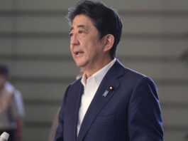প্রধানমন্ত্রীর পদ ছাড়ছেন শিনজো আবে