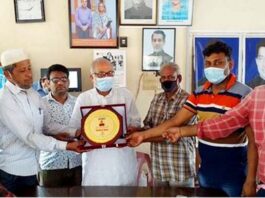 কাজী আবদুল ওহাবকে রাউজান প্রেস ক্লাবের সম্মাননা