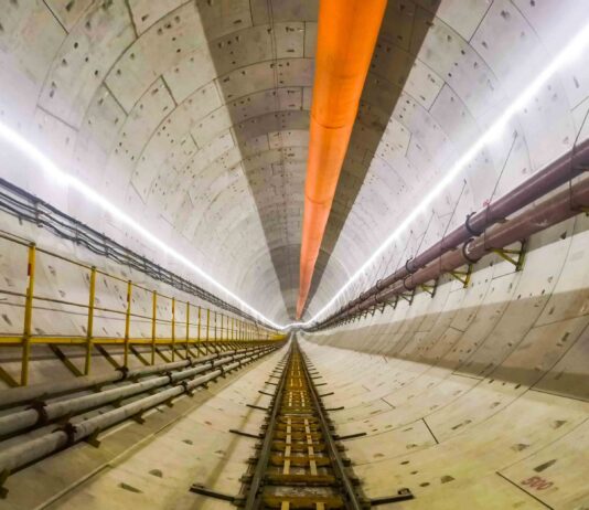 দুই টিউবে দুই টাউন