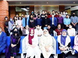 শিক্ষার্থীরাই ইডিইউকে তুলে ধরছে বিশ্বমঞ্চে