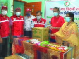 পথশিশুদের জন্য রেড ক্রিসেন্টের উপহার প্রদান