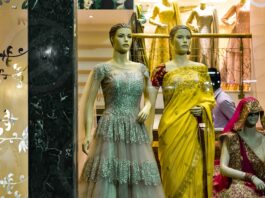 করোনা ঝুঁকিতে আজ চালু হচ্ছে শপিংমল