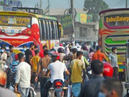 নগর ছেড়েছে মানুষ, বাড়ছে সংক্রমণের ঝুঁকি