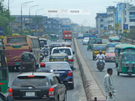 নগরে স্বস্তি ফিরেছে অফিসগামীদের