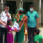 যুব রেড ক্রিসেন্টের খাদ্যসামগ্রী বিতরণ