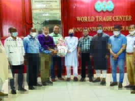 চেম্বার সভাপতিকে জুবিলী রোড মার্চেন্টস্ অ্যাসোসিয়েশনের শুভেচ্ছা