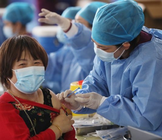 চীনের ১০০ কোটি মানুষ পেল করোনা ভ্যাকসিন