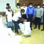 সরকারের পাশাপাশি বিত্তবানরা এগিয়ে আসুন : ডিসি