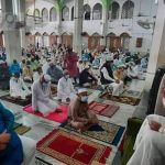 চট্টগ্রামে ঈদ জামাতে মুসলিম উম্মাহর শান্তি ও করোনা মুক্তির দোয়া