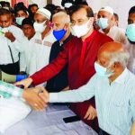 ৫০০ কর্মজীবী ও নির্মাণ শ্রমিকের মাঝে আ জ ম নাছিরের ত্রাণ সহায়তা