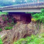 টানা বর্ষণ : ডিটি-বায়েজিদ সড়ক ক্ষতিগ্রস্ত