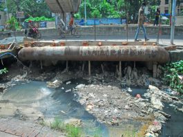 আবর্জনায় আটকে যাচ্ছে পানি, ভরাট হচ্ছে খাল