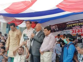 খালেদা জিয়ার বিদেশ যেতে বাধা নেই আইনে, বাধা সরকারের