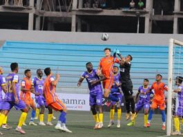 চট্টগ্রাম আবাহনীকে কাঁপিয়ে দিয়েছে পুলিশ