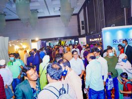 রিহ্যাব চট্টগ্রাম ফেয়ার : ছুটির দিনে দর্শনার্থীদের ভিড়