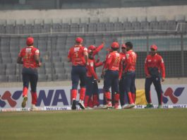 কুমিল্লাকে হারিয়ে শীর্ষে বরিশাল