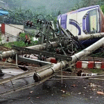 নিয়ন্ত্রণ হারিয়ে বাস উল্টে খাদে পথচারীর মৃত্যু