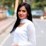 প্রশংসা কুড়াচ্ছেন সামিরা খান মাহি