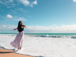 বিদেশিনী