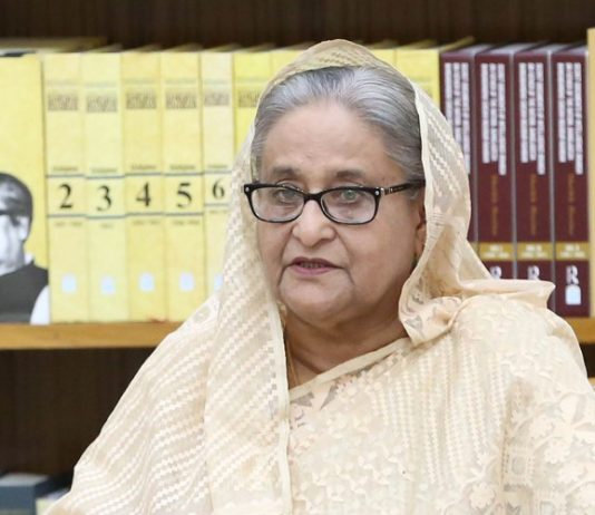 রোহিঙ্গাদের দীর্ঘ উপস্থিতি মারাত্মক প্রভাব ফেলছে