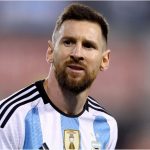 মেসিকে ছোঁয়াও যাবে না