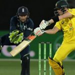 অস্ট্রেলিয়ার সামনে অসহায় টি-টোয়েন্টি চ্যাম্পিয়নরা