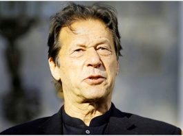 ইমরান খান এখন কোন পথে হাঁটবেন?