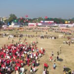 নিশ্ছিদ্র নিরাপত্তায় সমাবেশমুখী মানুষ