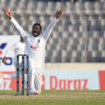 সাকিব-তাইজুলের দারুণ বোলিংয়ের দিনে সেই চেনা আক্ষেপ