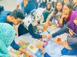 জামালখানে বইপ্রেমীদের ভিড়