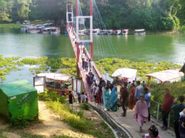 রাঙামাটিতে পর্যটকের ঢল