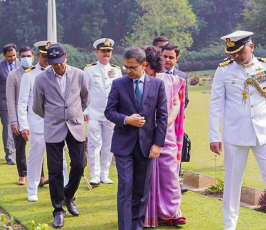 ওয়ার সিমেট্রি পরিদর্শনে ভারতীয় হাই কমিশনার