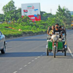 প্রধান সড়কেও চলছে ব্যাটারিচালিত রিকশা
