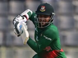 দ্বিতীয় বাংলাদেশি হিসেবে ৭ হাজারি ক্লাবে সাকিব