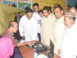 ফিঙ্গারপ্রিন্ট দিয়ে ভোট, সময় লাগলো ৩০ সেকেন্ড : মেয়র