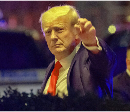 আদালতে যেভাবে তোলা হতে পারে ট্রাম্পকে