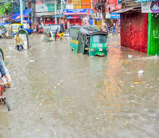 বর্ষা শুরু হয়েছে : আমাদের উৎকণ্ঠা কাটছে না