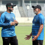 মাঠে এসেই সাকিবের ‘বিশেষ বৈঠক’