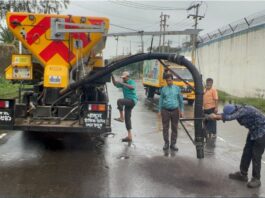 নগরে সড়ক ভেঙেছে ৫০ কিমি