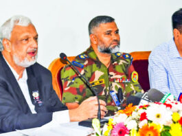 নালা পরিষ্কার করছে না চসিক