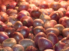 আবারও চড়া পেঁয়াজ রসুনের বাজার