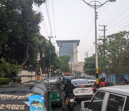 যানজটে চট্টগ্রাম : ঈদের আনন্দ যেন ফিকে না হয়