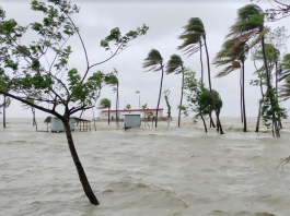 উপকূলে ঘূর্ণিঝড় রেমালের আঘাত