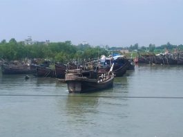 কক্সবাজার জেলে পাড়ার জেলেদের দিন কাটছে কষ্টে