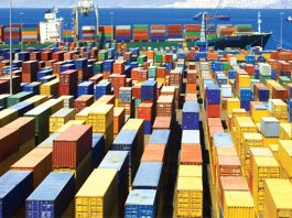 চট্টগ্রাম বন্দরে ৯,৭৮৬ টিইইউ নিলামযোগ্য কন্টেইনারের স্তূপ, নষ্ট হচ্ছে হাজারো কোটি টাকার পণ্য