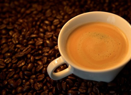 গবেষণা: সকালে কফি পান করলে হৃদরোগে মৃত্যুর ঝুঁকি কমে