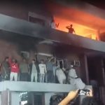 ধানমন্ডি ৩২ নম্বরে বিক্ষুব্ধ জনতার হামলা,ভাঙচুর, আগুন